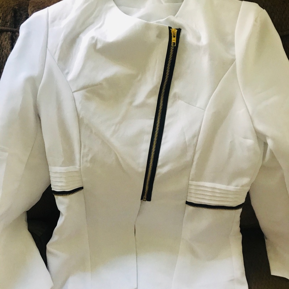 Blazer - Picture 2 of 3
